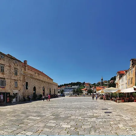 شقة Awesome In Hvar With Wifi