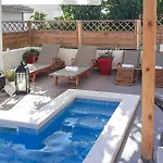 Apartman Awesome In Hvar With Wifi *
