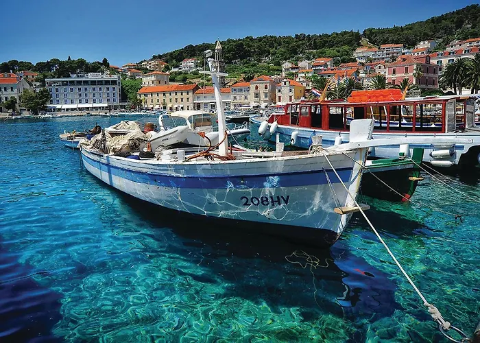 Awesome In Hvar With Wifi * هفار